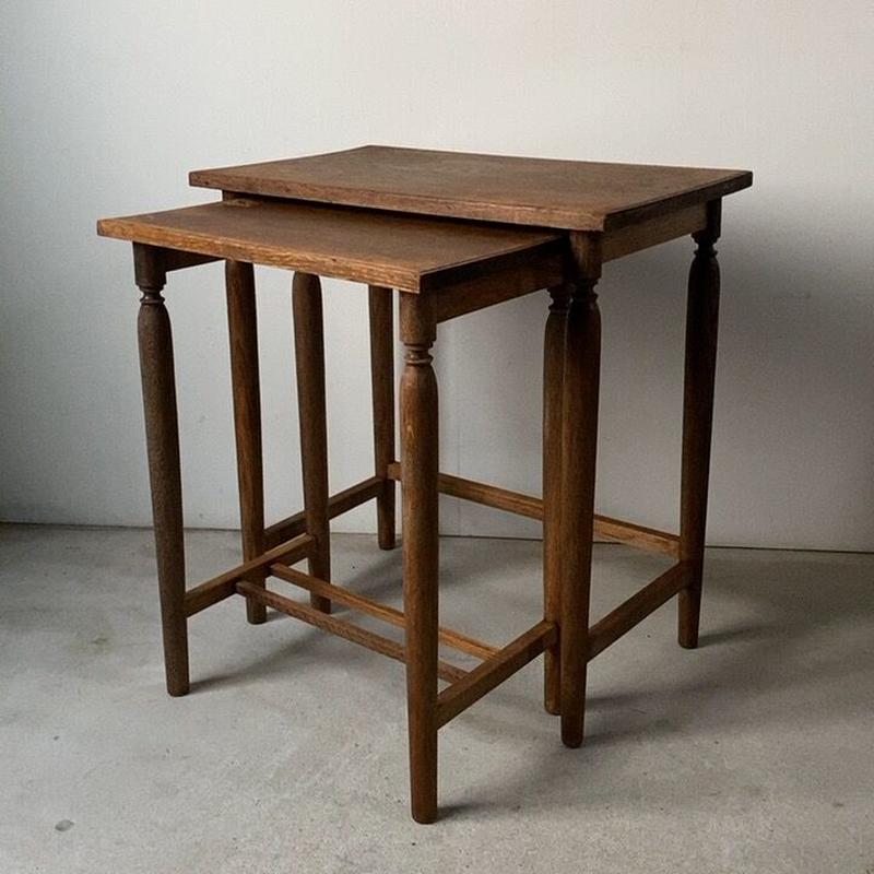 爆買い送料無料 英国アンティーク木製ネストテーブル3台 机 サイド