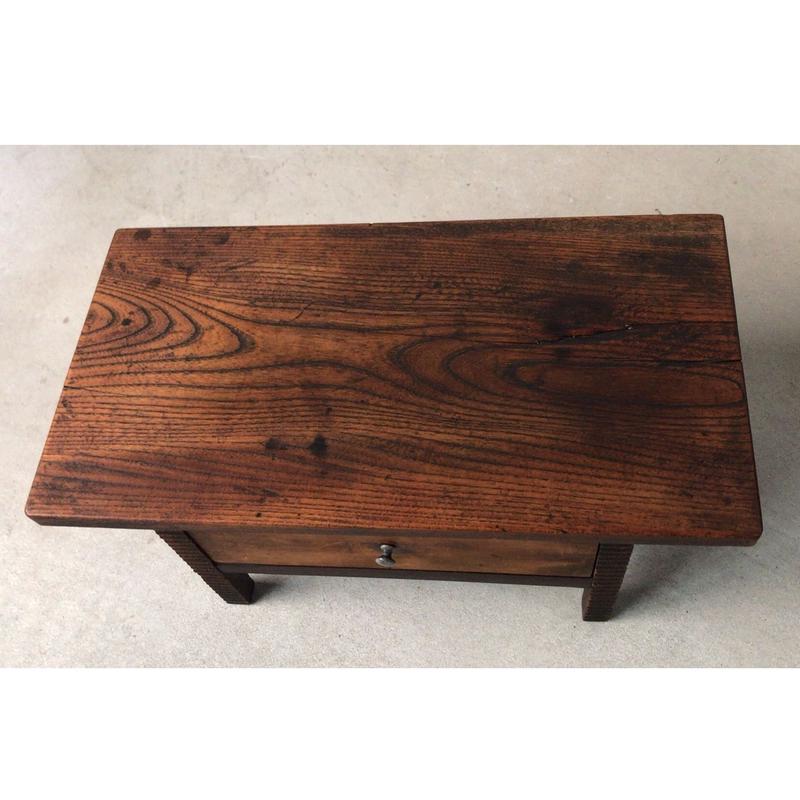 骨董古民具　欅材　木彫り　木調　飾り 02043 欅材 13角柱の台 / 花台 展示台 オブジェ 木塊 古材 古