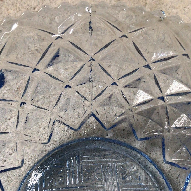 大正 昭和期 古いプレスガラス カキ氷器 湾曲 気泡 ギザギザ縁 ダイヤ柄 アンティー