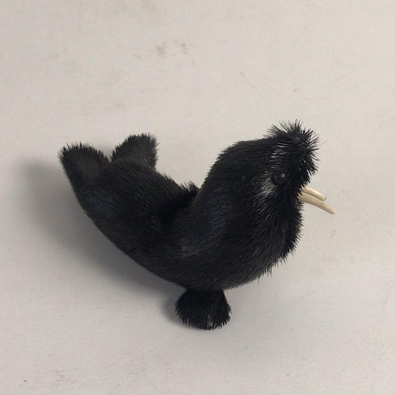 セイウチの置物 毛皮 レザー ブラック 天然素材 ヴィンテージドール 動物人形 Gobat セイウチの置物 毛皮 レザー ブラック 天然素材 ヴィンテージドール 動物人形 Gobat