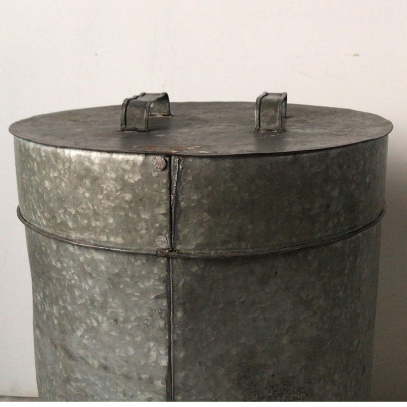 ヴィンテージ蓋付き筒型ブリキ缶 巨大サイズ アンティーク収納箱 ロール紙 ロール布 収