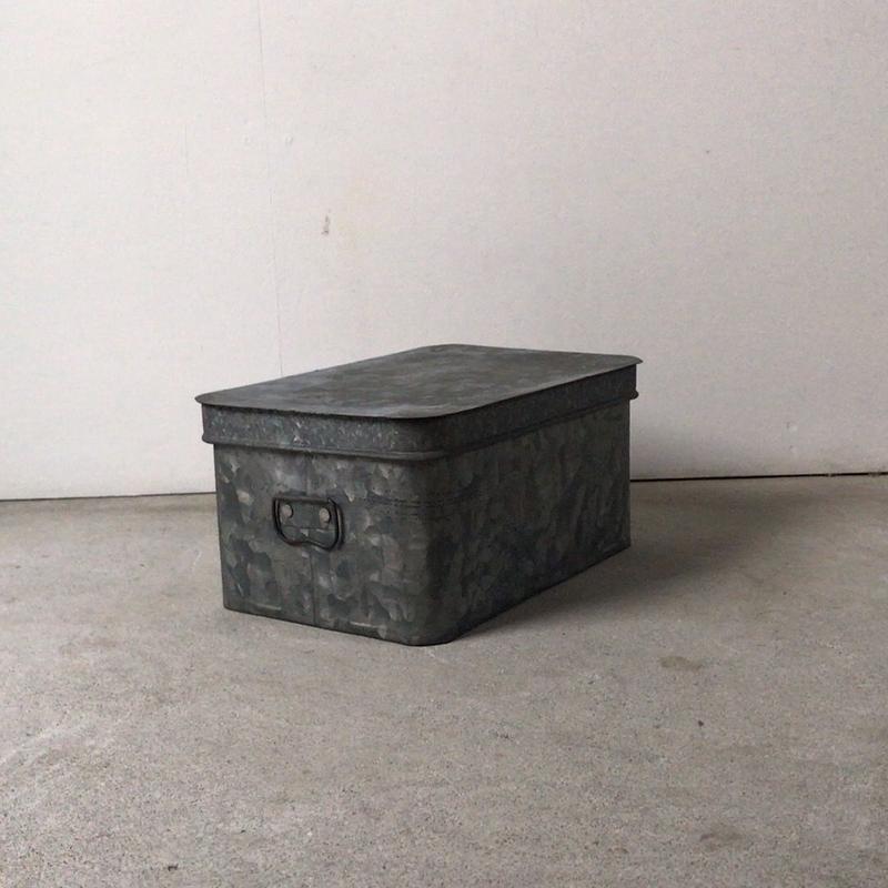 アンティーク ブリキ缶 小さめ道具箱 29cmの可愛いサイズ 蓋付き 持ち手付 ヴィンテー