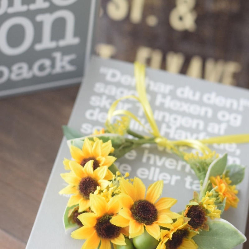 ひまわりの花かんむり M Rihana ひまわりの花かんむり M Rihana