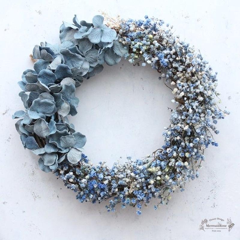 デニムアジサイとかすみ草のリースf２８ｃｍ マーメイドローズ 一目惚れするリースブーケと花冠