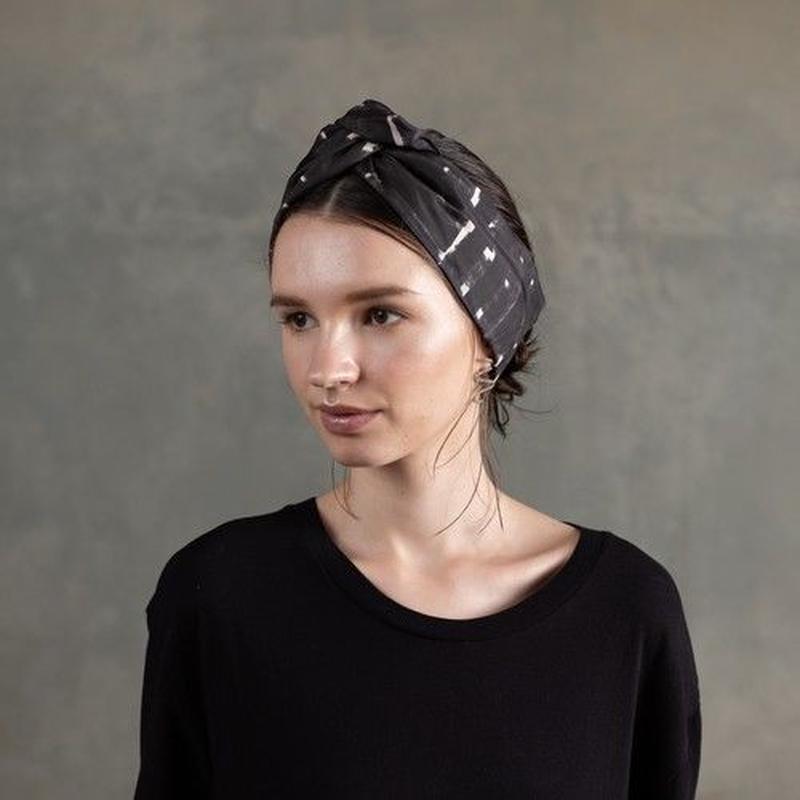 Yarn Copper Silk Peckham Black ヘッドスカーフ ミニスカ