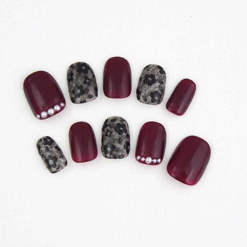 黒レース デイジーのボルドーネイル Michi Nail