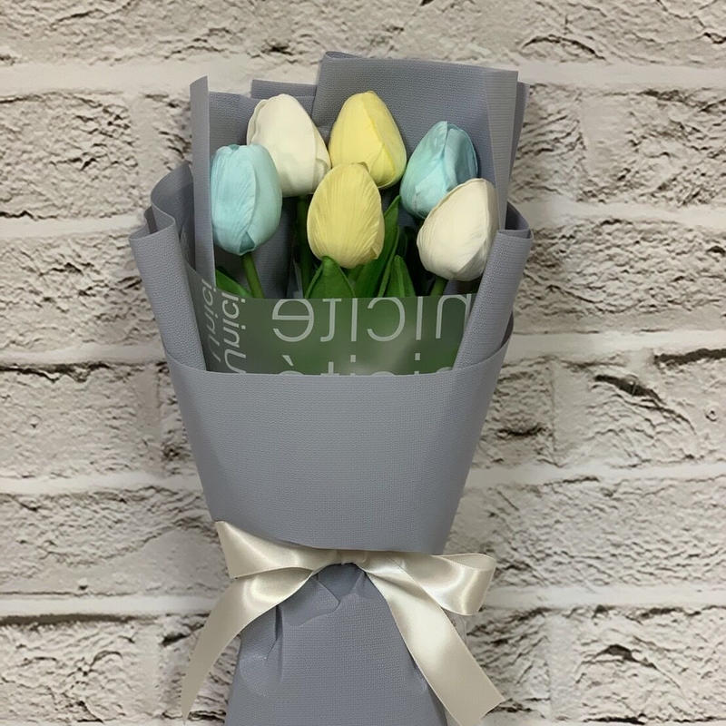 入学祝い 卒業祝いに人気のチューリップの花束 水色5本 ソープフラワー インターネット通