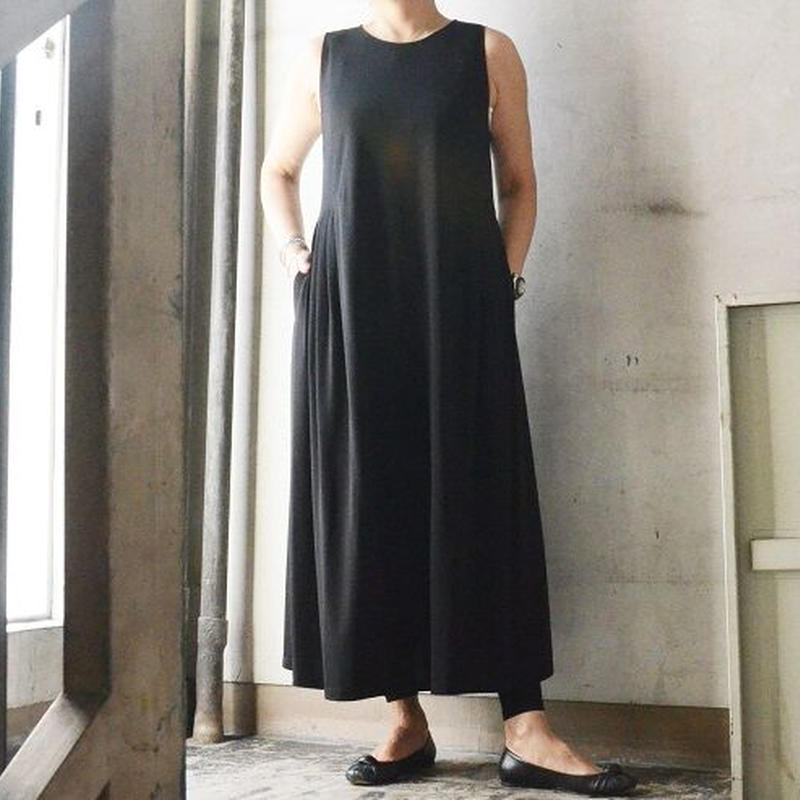 ジャージ素材のロングワンピース ベージュ Mirriam