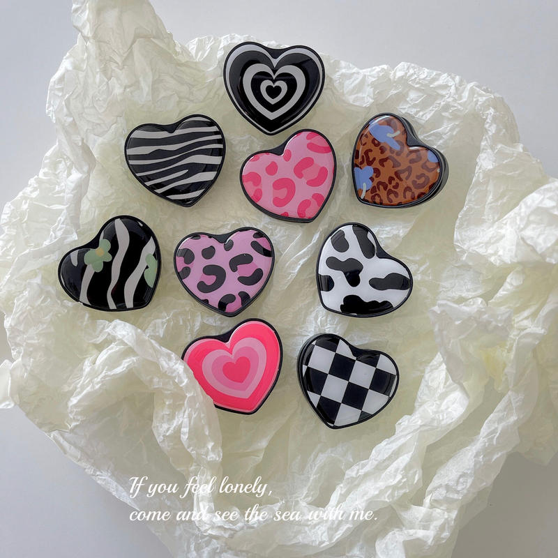 可愛いハート型スマホグリップ ヒョウ柄 チェック柄 折り畳み式グリップトーク ポップソケッ