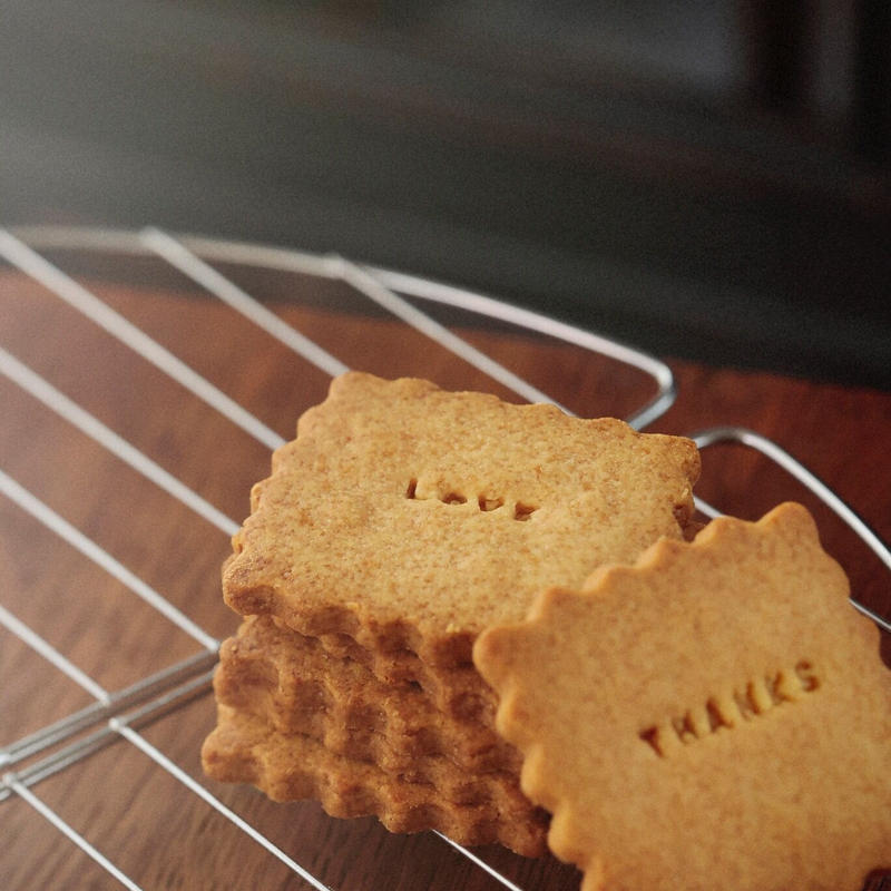 もも缶クッキー 毎週火曜 土曜の昼12時から数量限定発売 もも缶