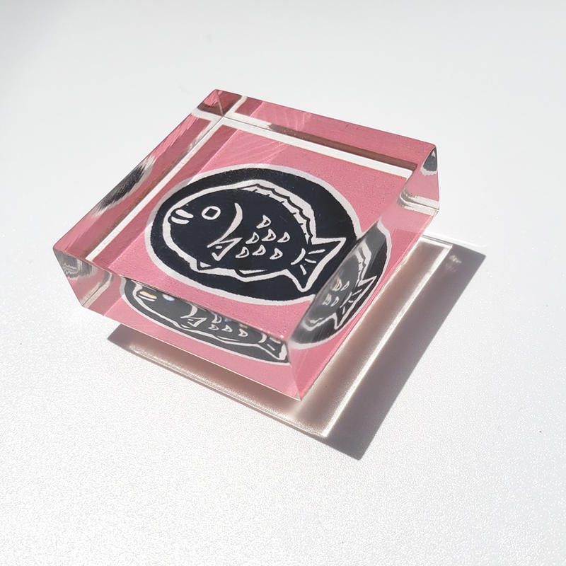 5月号掲載分 とみこはん ちいさな福まねきアクリル製スタンプ めでたい鯛 月刊手紙舎