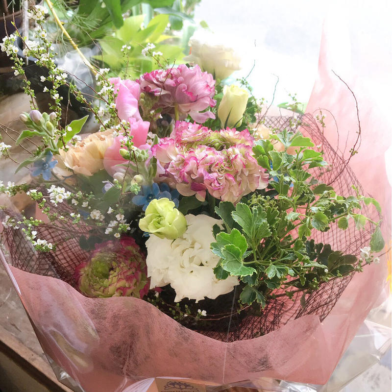 花束 ブーケ ラナンキュラスとトルコキキョウ ネイティブの花屋