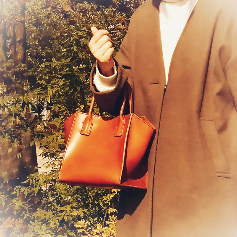 Box型のトートバッグ 全8色 革小物 Ng