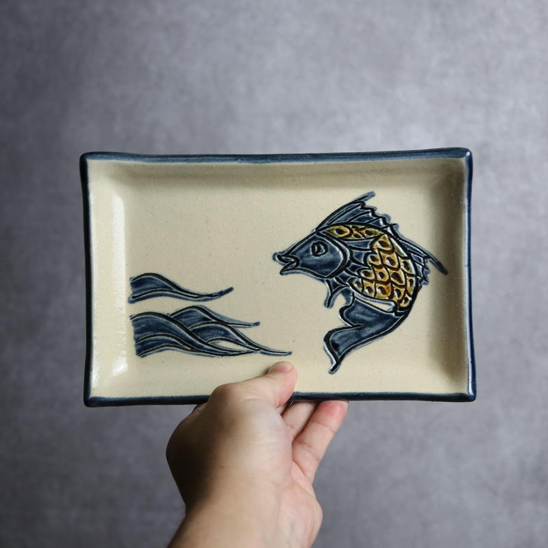 古琉球魚刻紋角瓶 壺屋焼 やちむん