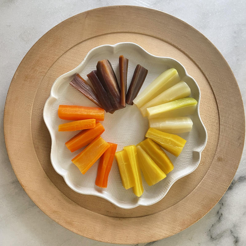 数量限定 てづかみ食べ野菜スティック うさぎ農園の カラフルにんじん Bebemesh