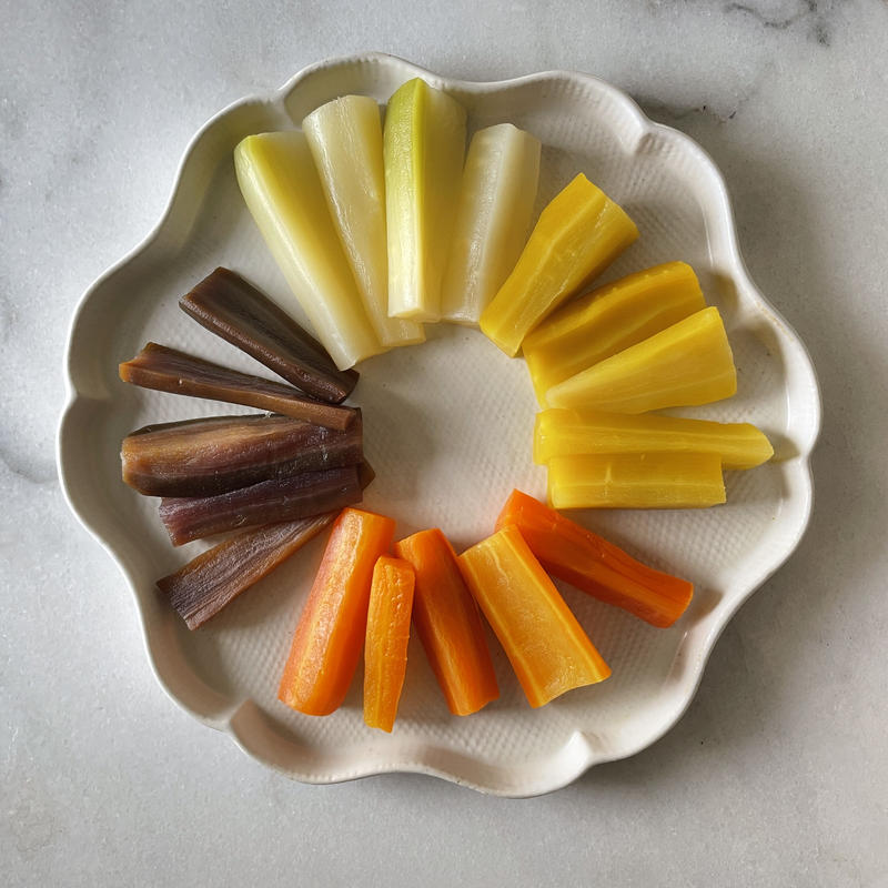 数量限定 てづかみ食べ野菜スティック うさぎ農園の カラフルにんじん Bebemesh