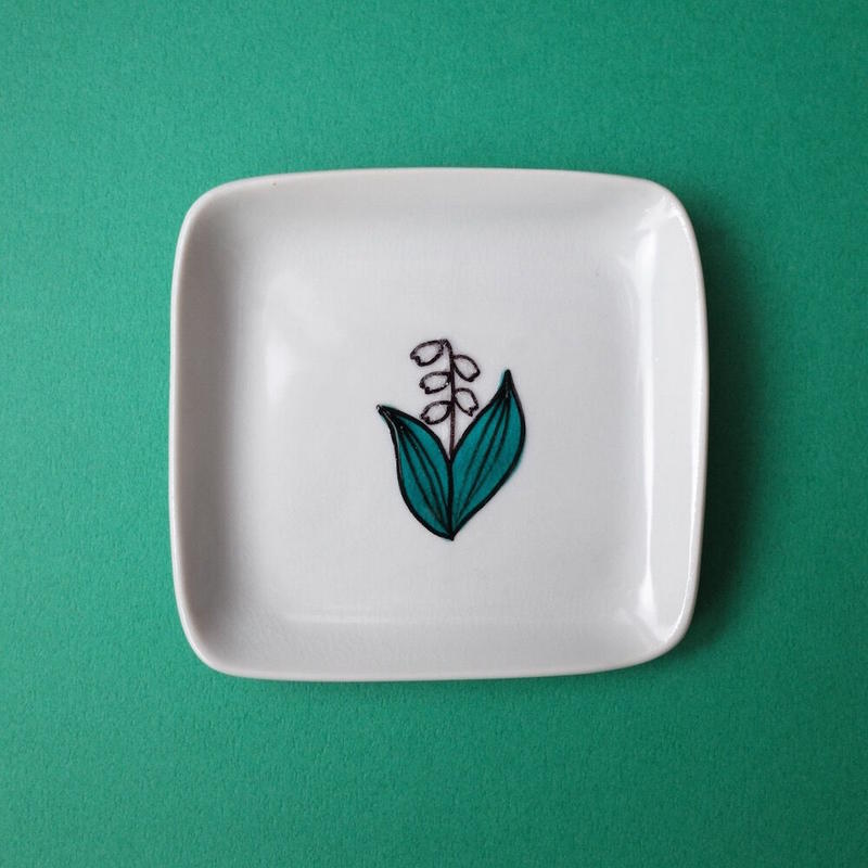 今江未央 Imae Mio 九谷焼角皿 小 オトメの金沢 陳列室