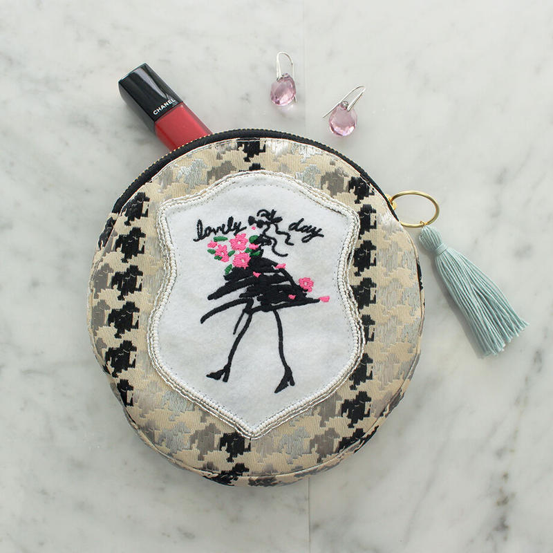 イラスト刺繍ポーチ Lovery Day Naoko Kaneko Online Shop イラスト刺繍ポーチ Lovery Day Naoko Kaneko Online Shop