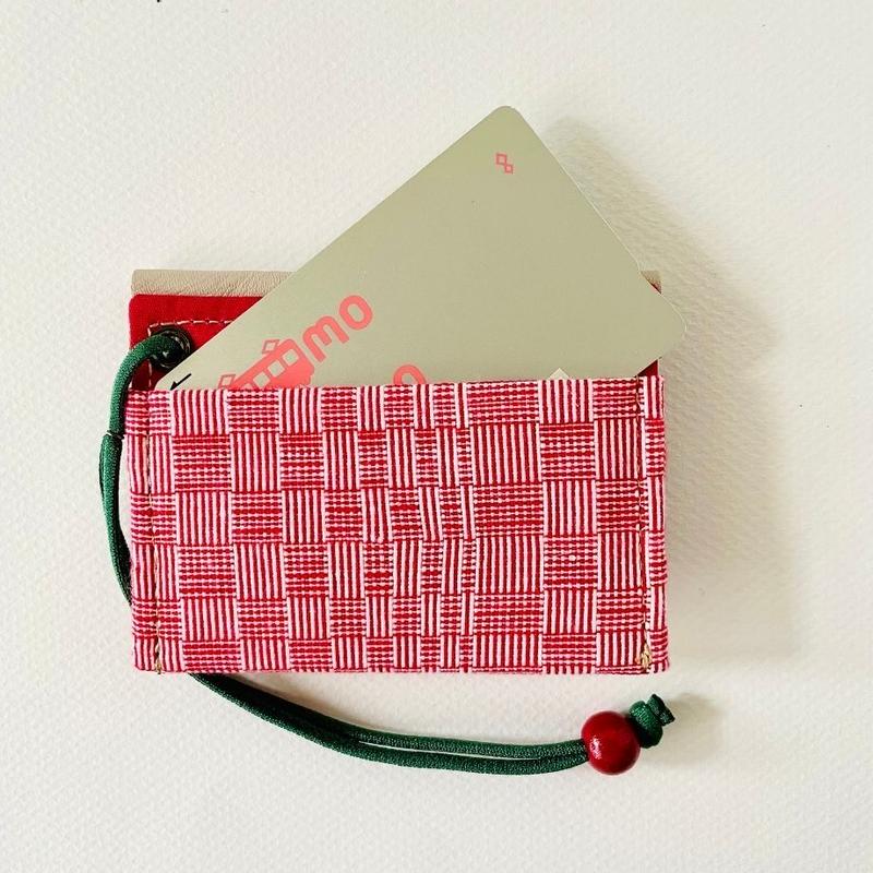 ふた付パスケース 本革 赤 Binakol X Hareta パクパクナティン フェアト