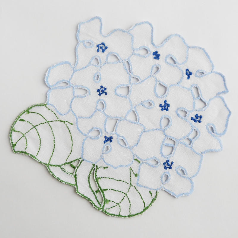 テルセイラ島の刺繍のドイリー アジサイ アンドリーニャ