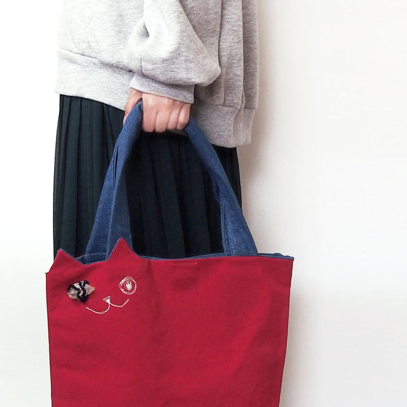 カジュアルな装いに 帆布の猫トートバッグ 赤 受注製作 Pinpignon