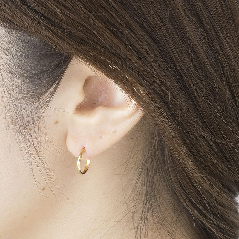 芸能人愛用 Ludderピアスシルバー シルバー 素材 ピアス その他 Medtechae Com