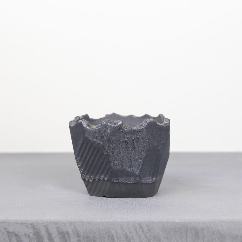 N/OH 植木鉢 “澪標（みおつくし）” 金ライン