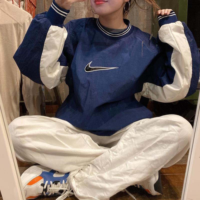 Nike裏地付きナイロンプルオーバー Custom Fever