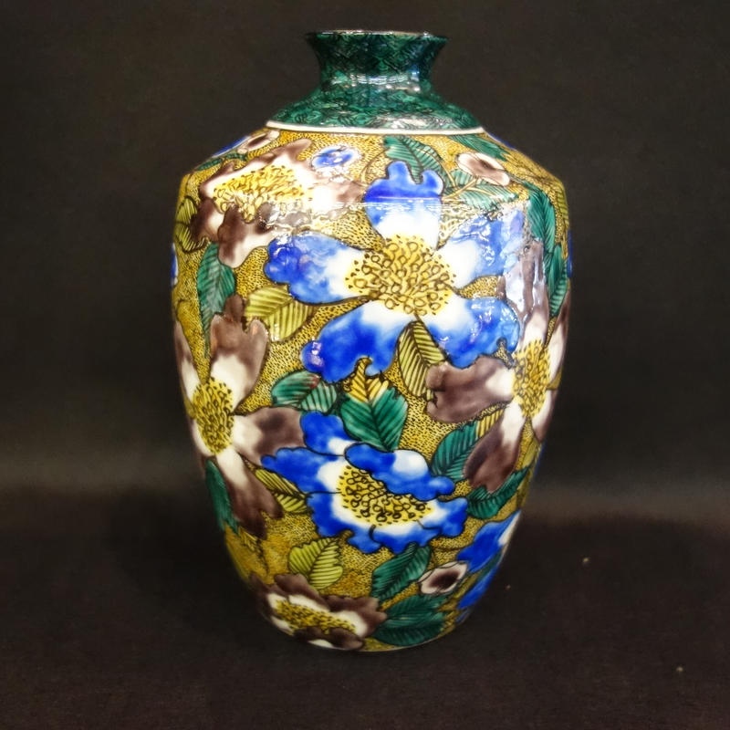 花瓶6.5号吉田屋山茶花 陶粋作 | 金澤・東山 九谷焼「宮」goo 花瓶6.5号吉田屋山茶花 陶粋作 | 金澤・東山 九谷焼「宮」goo