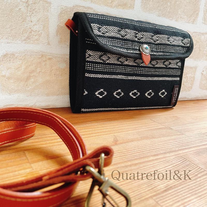 お子様二人用 ２wayショルダーポーチ型の母子手帳ケース Black Native Kil