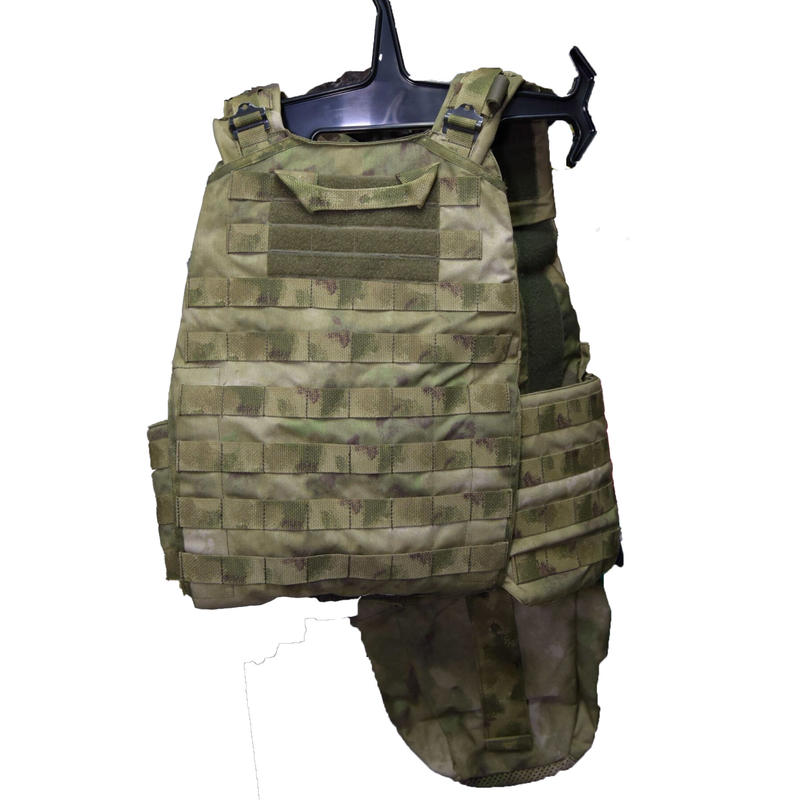 Gearcraft製 A Tacs Fg迷彩 プレートキャリアー グローインダンプポーチ付き