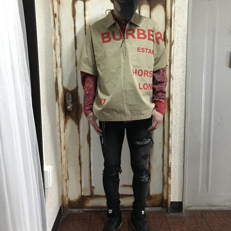 新品タグ付き☆BURBERRY Horseferry ハーフジップ 半袖シャツ | SOH 新品タグ付き☆BURBERRY Horseferry ハーフジップ 半袖シャツ | SOH