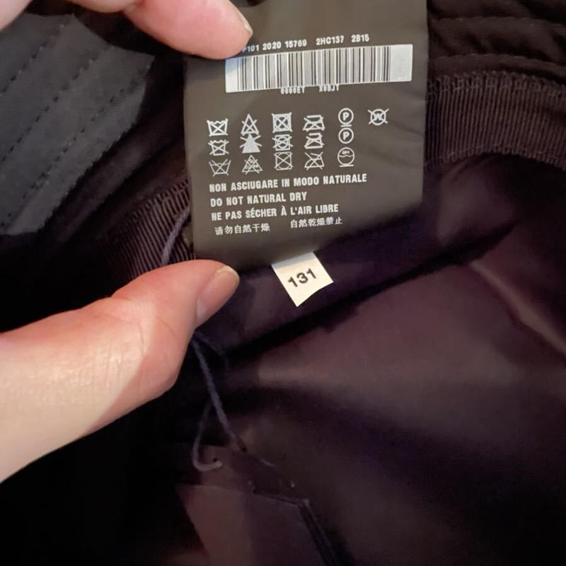 新品タグ付き☆PRADA プラダ ナイロン ブランドロゴ バケットハット 新品タグ付き☆PRADA プラダ ナイロン ブランドロゴ バケットハット