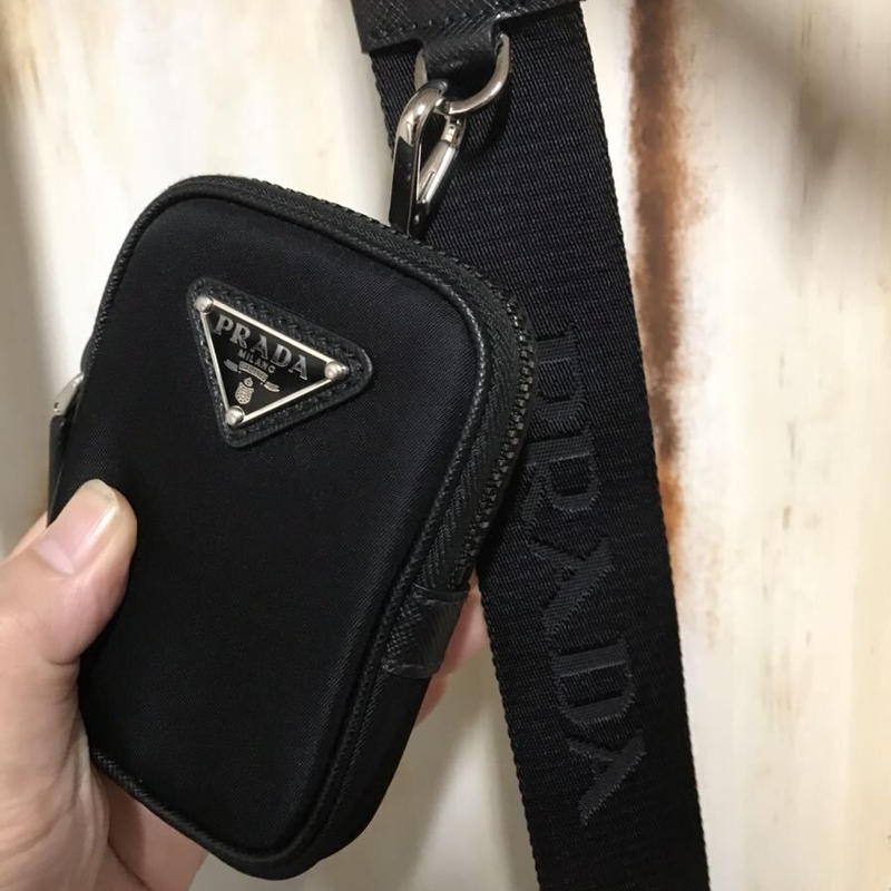 新品☆PRADA プラダ ナイロン ポーチ付き クロスボディバッグ | SOHOO 新品☆PRADA プラダ ナイロン ポーチ付き クロスボディバッグ | SOHOO