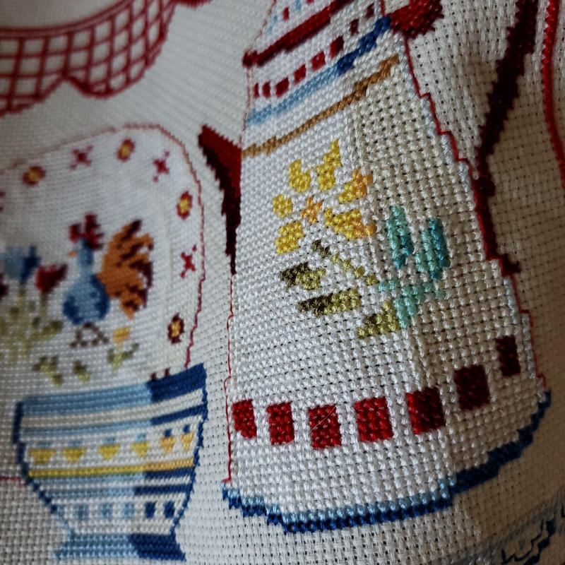 ポットやボウルのクロスステッチ リボンときどきネコ