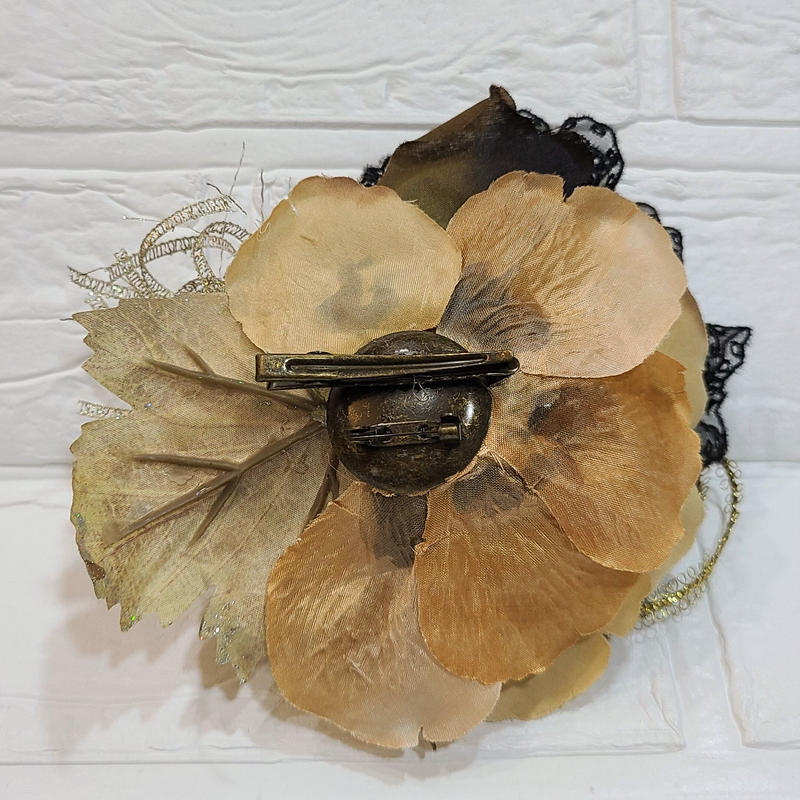 成人式 結婚式などにオススメ おしゃれでシックなコサージュ 7tails By The