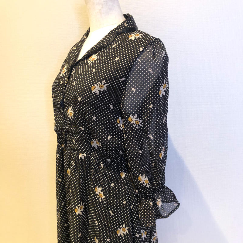 ひとみ Archives 襟付き花柄ワンピース Labory Store