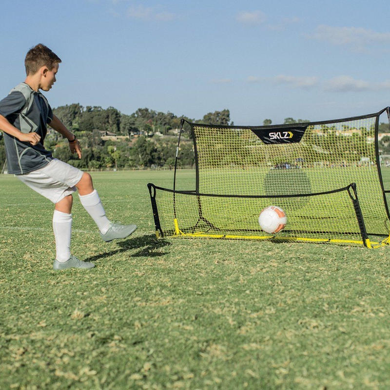 ポータブル壁当てネット 跳ね返り板 Sklz Quickster Soccer Trainer ポータブル壁当てネット 跳ね返り板 Sklz Quickster Soccer Trainer