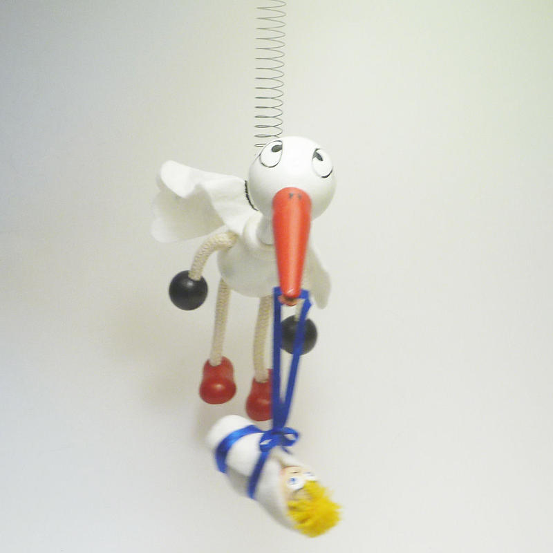 チェコのおすわり人形 コウノトリと赤ちゃんバネ付人形 おすわり人形ドットコム