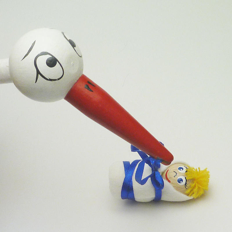 チェコのおすわり人形 コウノトリと赤ちゃんバネ付人形 おすわり人形ドットコム