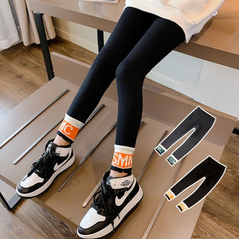 kidsユニセックス【110-160cm】裾英字デザイン裏起毛レギンス【ブラック×オレ... kidsユニセックス【110-160cm】裾英字デザイン裏起毛レギンス【ブラック×オレ...