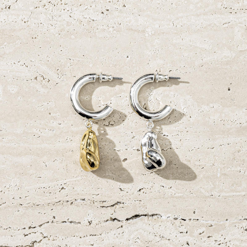 美品 ソワリー ピアス icicle connect icicle bar ソワリー ピアス icicle connect icicle bar