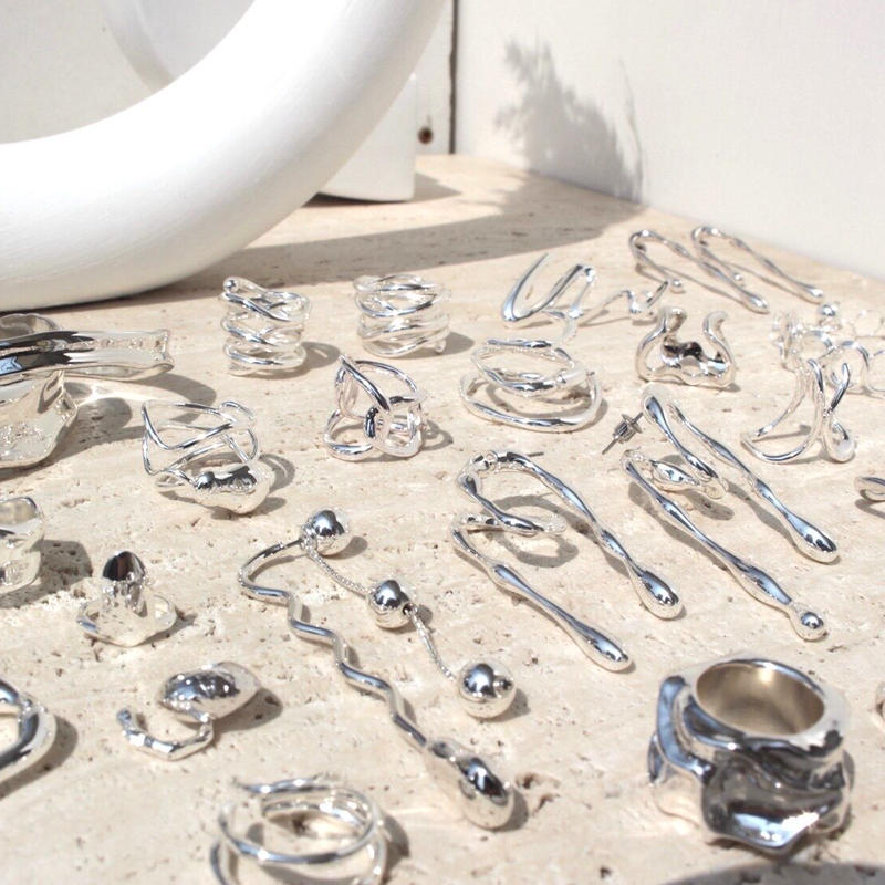 ソワリー ピアス icicle connect icicle bar