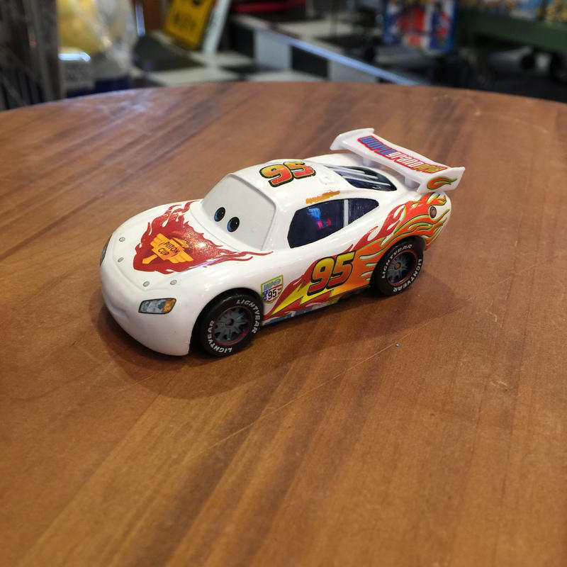 Disney Pixar Cars カーズ ホワイトマックイーン Mattle社 ディズニーピ