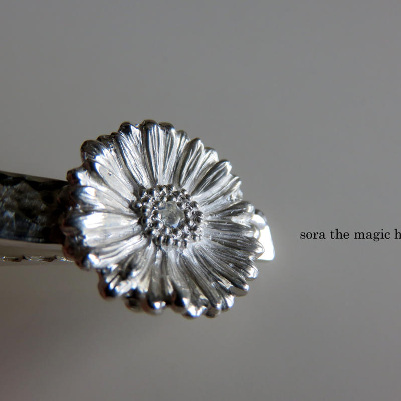 ガーベラタイピン クリップタイプ Lサイズ 花言葉 希望 前向き 11月誕生花 Silve