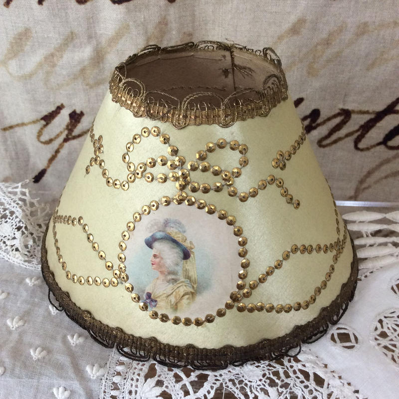 貴婦人のお顔のランプシェード 2 Sputnikplus Online Shop