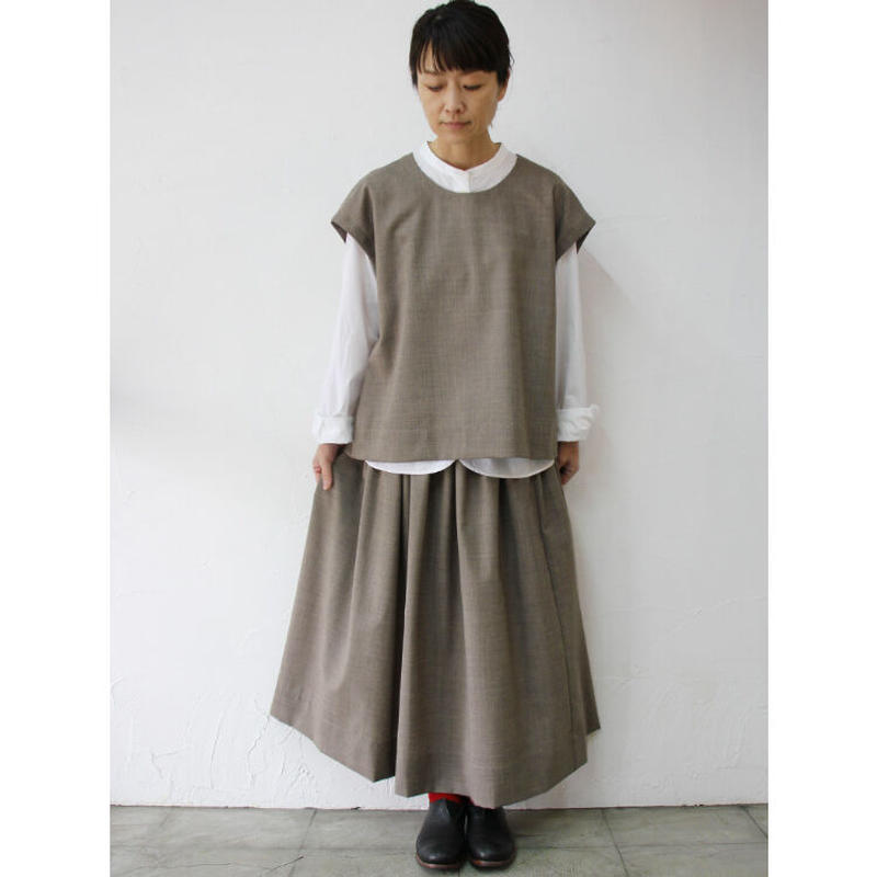 またまた再入荷** homspun ホームスパン ウールトロピカルクロス 充実の品 ホームスパンウールトロピカルクロスワンピース Homespun ひざ丈ワンピース