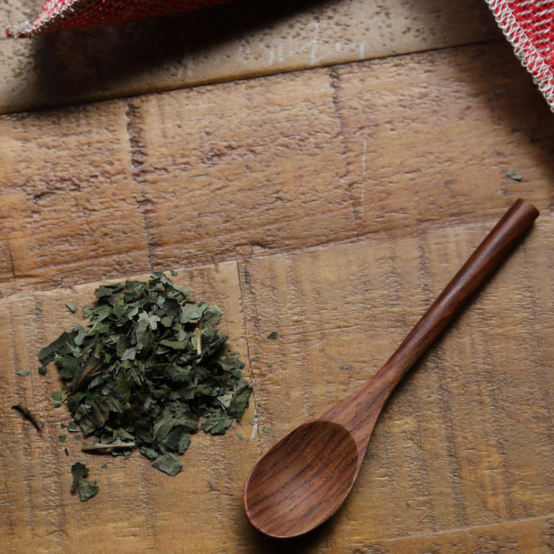 秋田の至福の休息クロモジ茶 リーフ g 缶 伝統茶 Tabel 秋田の至福の休息クロモジ茶 リーフ g 缶 伝統茶 Tabel