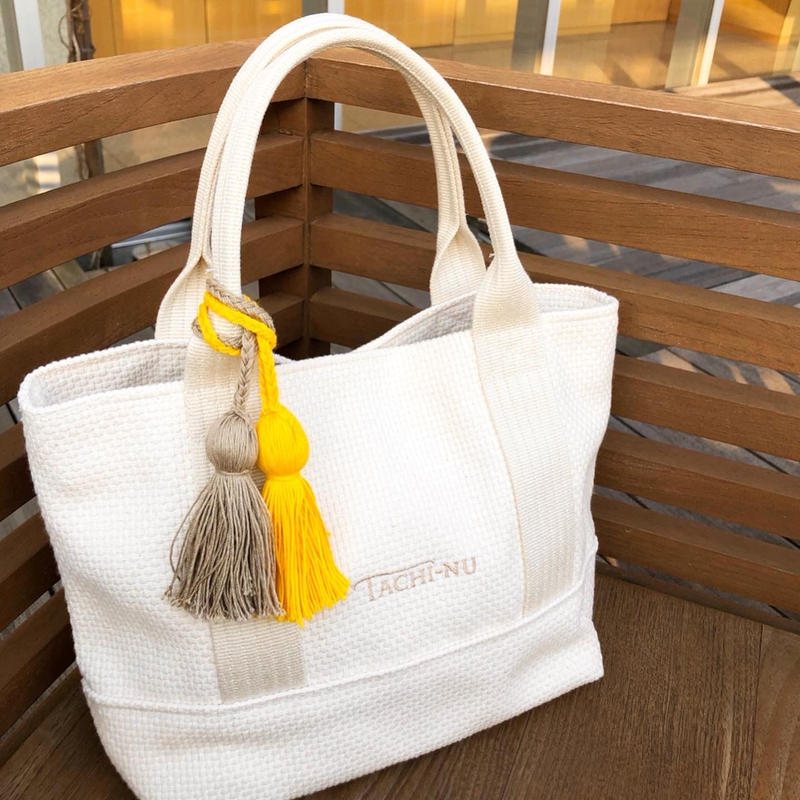 Basicトートバッグ S アイボリー タッセルチャーム2個付 Tachi Nu ト