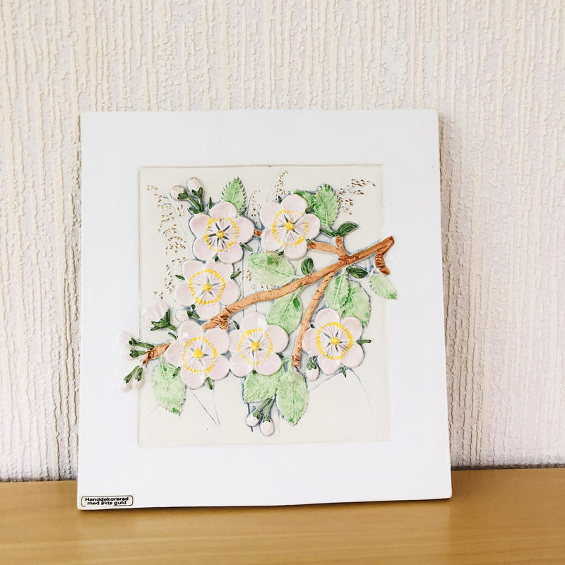 アイボリーの桜 Jie Gantoftaジイガントフタ 陶板